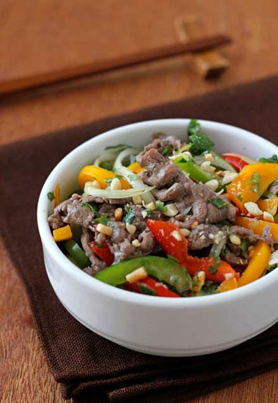 Đổi món với nộm thịt bò ớt ngọt chua cay dễ ăn