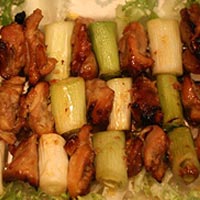 Thơm lừng gà xiên tỏi tây