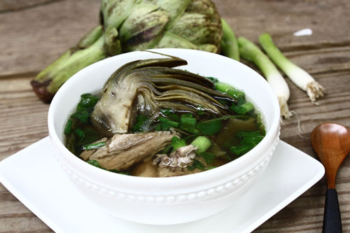 Ngọt mát canh hoa atisô nấu với sườn