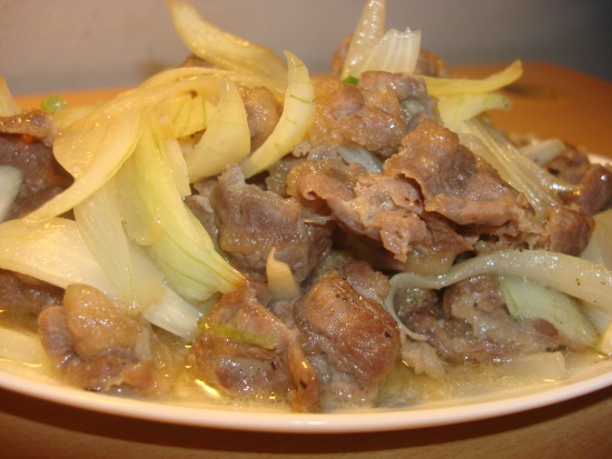 Thịt bò xào hành tây