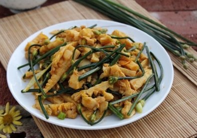 Giảm cân với măng tươi xào bông hẹ ngon lạ