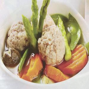 Thịt viên nấu măng tây