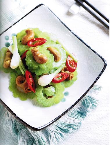 Mướp Đắng Xào Bao Tử Cá Ba Sa