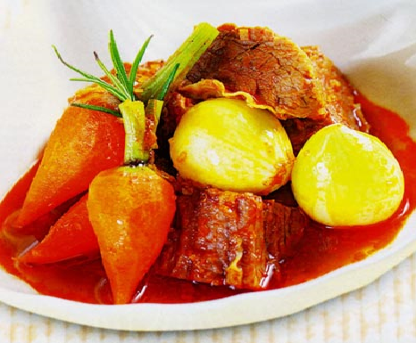 Thịt bò nấu cà-rốt