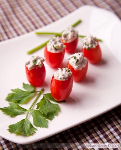 Cà chua bi sốt cá ngừ