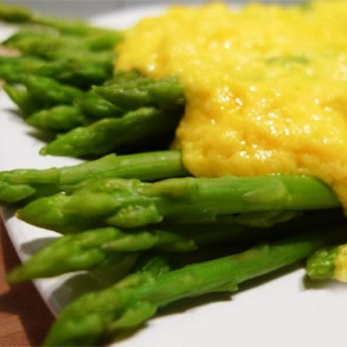 Măng tây sốt Hollandaise